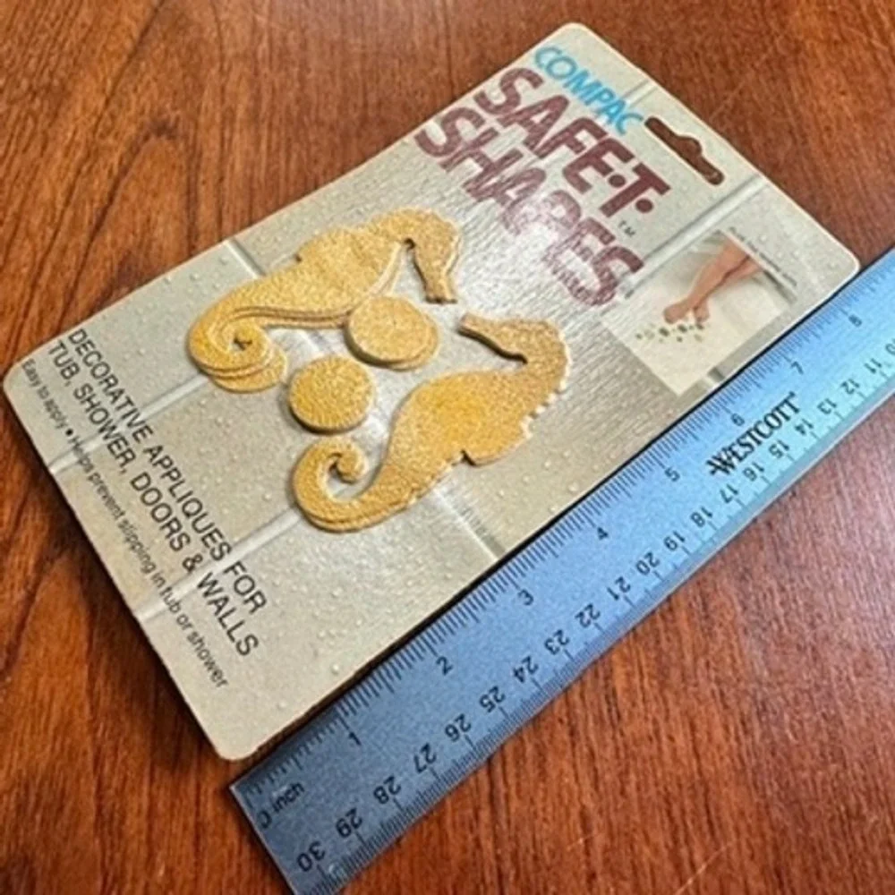 Vintage Compac Safe-T-Shapes Seahorse Bath Appliques Gold Non-Slip Tub Decals